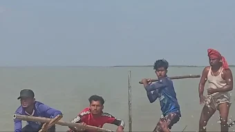 মা ইলিশ রক্ষায় বরিশালের জেলেরা যে কারণে বেশি আক্রমণাত্মক