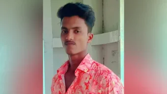 ১৩ দিনেও নিখোঁজ জেলের সন্ধান মেলেনি, বাবার আহাজারি