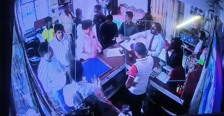 কুয়াকাটায় আবাসিক হোটেল-মোটেলসহ সব প্রতিষ্ঠান বন্ধ ঘোষণা