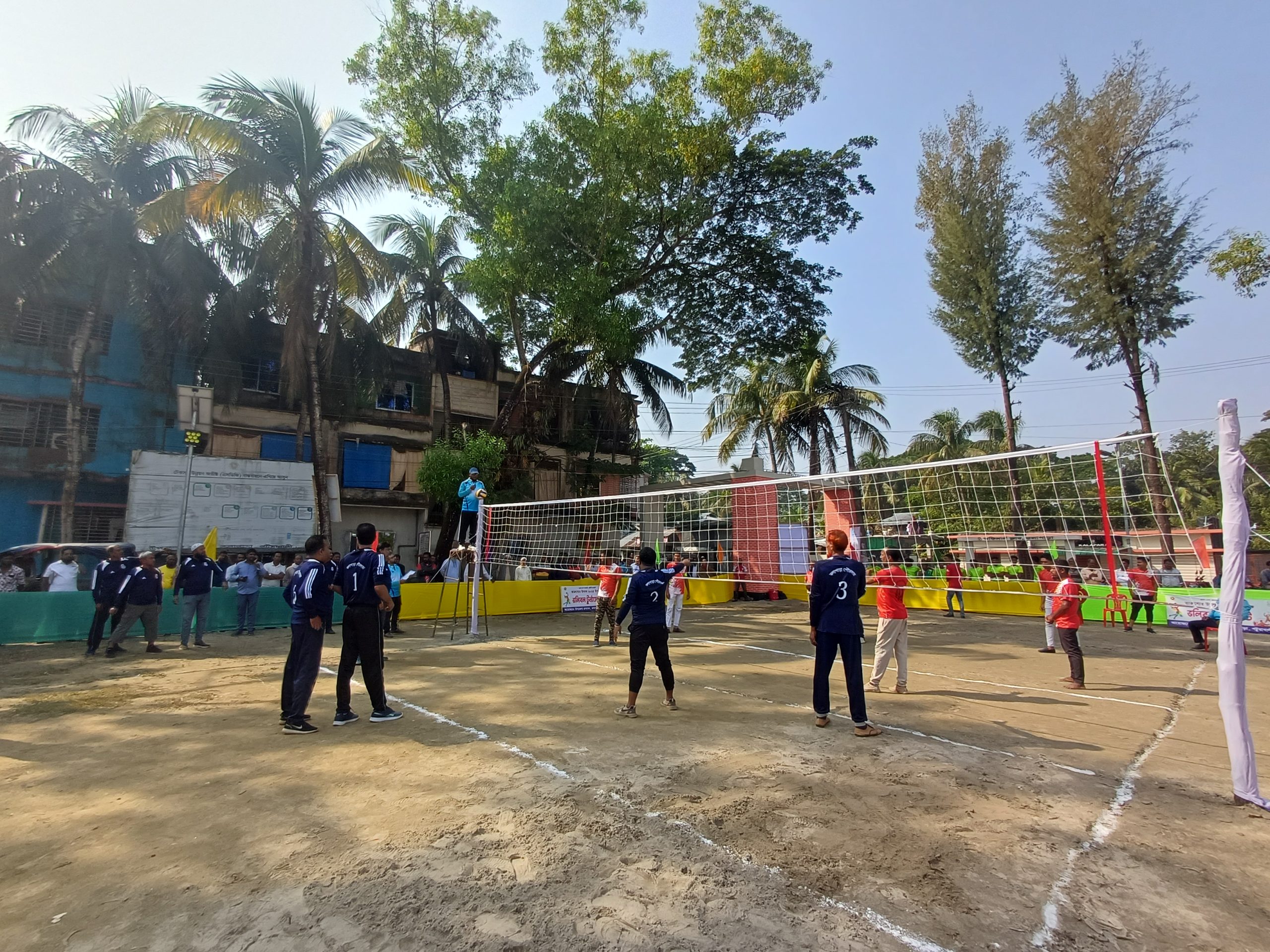 কলাপাড়ায় তারুণ্যের ভলিবল টুর্নামেন্টের উদ্বোধন