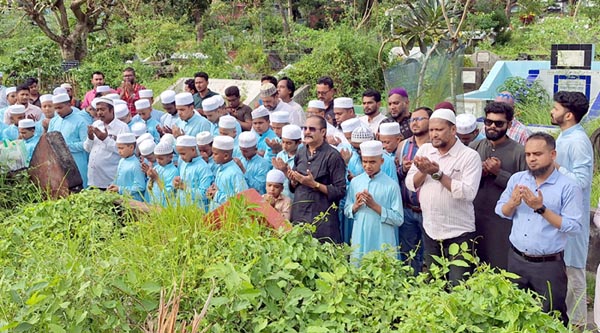 বরিশাল প্রেসক্লাবের সাধারণ সম্পাদক এসএম জাকিরের মায়ের মৃত্যুবার্ষিকীতে দোয়া অনুষ্ঠিত