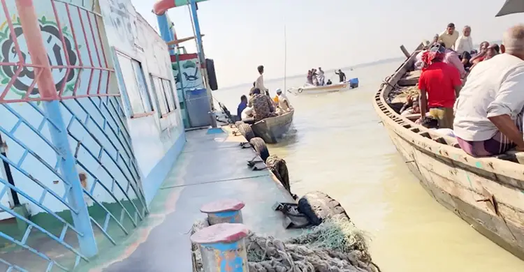 ভোলায় বালু উত্তোলনে স্থানীয়দের বাধা, গুলিবিদ্ধ ৩