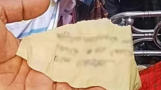 পটুয়াখালীতে চিরকুটে লেখা ‘মান সম্মান সব গেছে’, পাশে দম্প‌তির মরদেহ