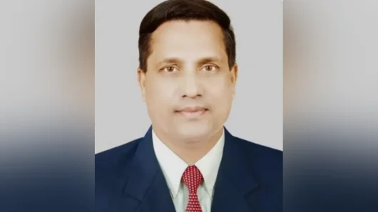 বরগুনায় শিক্ষা কর্মকর্তার বিরুদ্ধে গ্রেপ্তারি পরোয়ানা