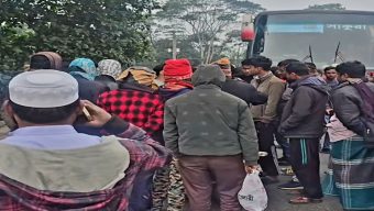 বরিশালে সাকুরা পরিবহনের ধাক্কায় ভ্যানচালক নিহত