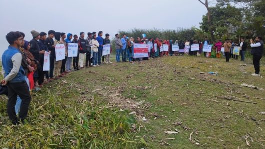 আমতলীতে পরিবেশ রক্ষায় মানবন্ধন কর্মসূচী পালন