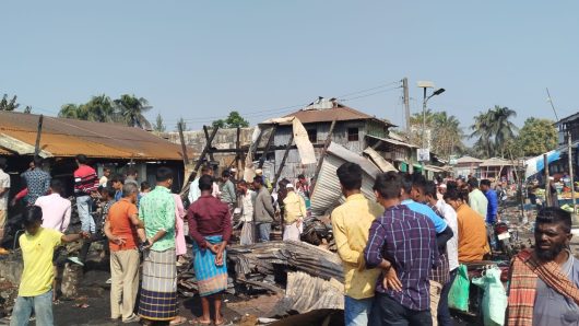 মনপুরায় ভয়াবহ অগ্নিকান্ডে ৬টি দোকান ও ১টি গোডাউন পুড়ে ছাই,