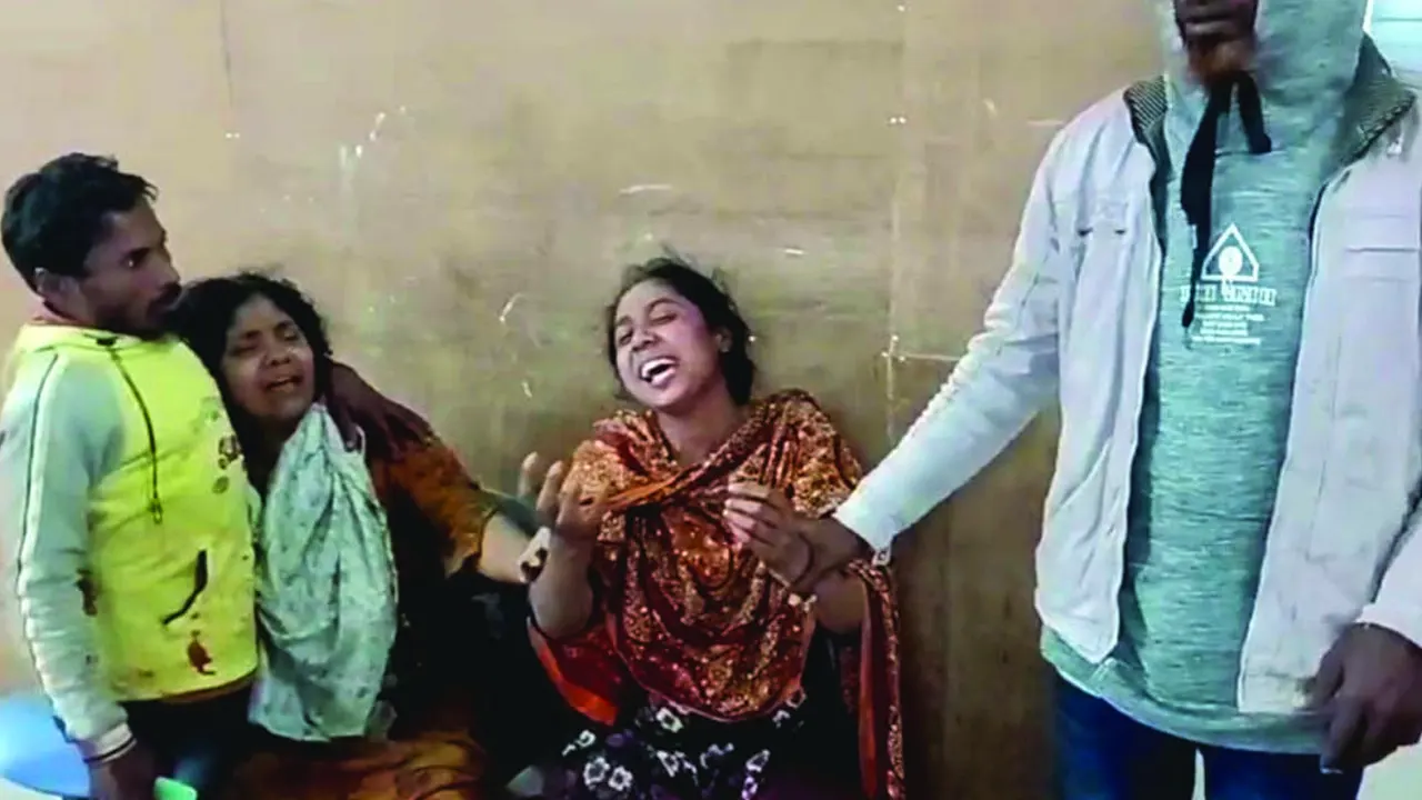 চরফ্যাশনে ছেলের সঙ্গে দ্বন্দ্বের জেরে বাবাকে কুপিয়ে হত্যা