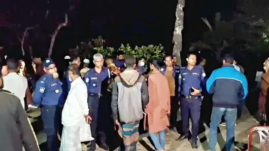 বরগুনায় নিজ ঘরে মিলল গৃহবধূর থ্যাঁতলানো মরদেহ