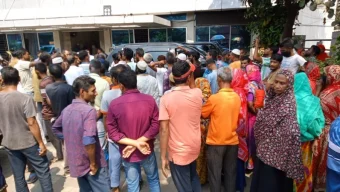 বেতন ও ঈদ বোনাসের দাবিতে বিসিসি পরিচ্ছন্নতা কর্মীদের বিক্ষোভ