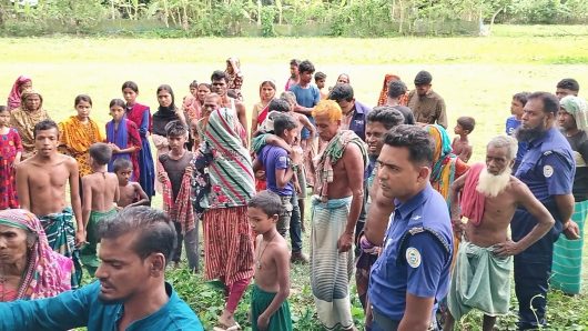 আমতলীতে চোখে মরিচের গুঁড়া ছিটিয়ে কুপিয়ে জখম-আহত ৩