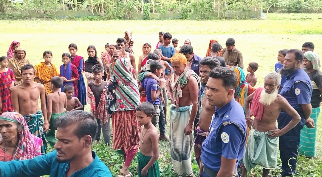 আমতলীতে চোখে মরিচের গুঁড়া ছিটিয়ে কুপিয়ে জখম-আহত ৩