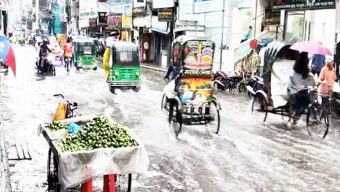 ভারী বৃষ্টিতে ডুবল বরিশাল : ২৪ ঘণ্টায় রেকর্ড ৬৩ মিলিমিটার