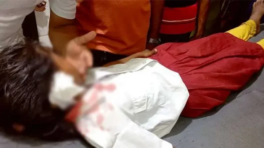 পিরোজপুরে ক্লাস চলার সময় শিক্ষার্থীর মাথায় ভেঙে পড়লো ফ্যানের পাখা