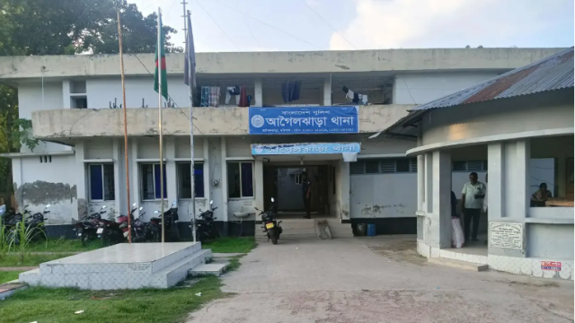 বরিশালে থানা ঘেরাও, পুলিশ-স্বজন সংঘর্ষে আহত ৬
