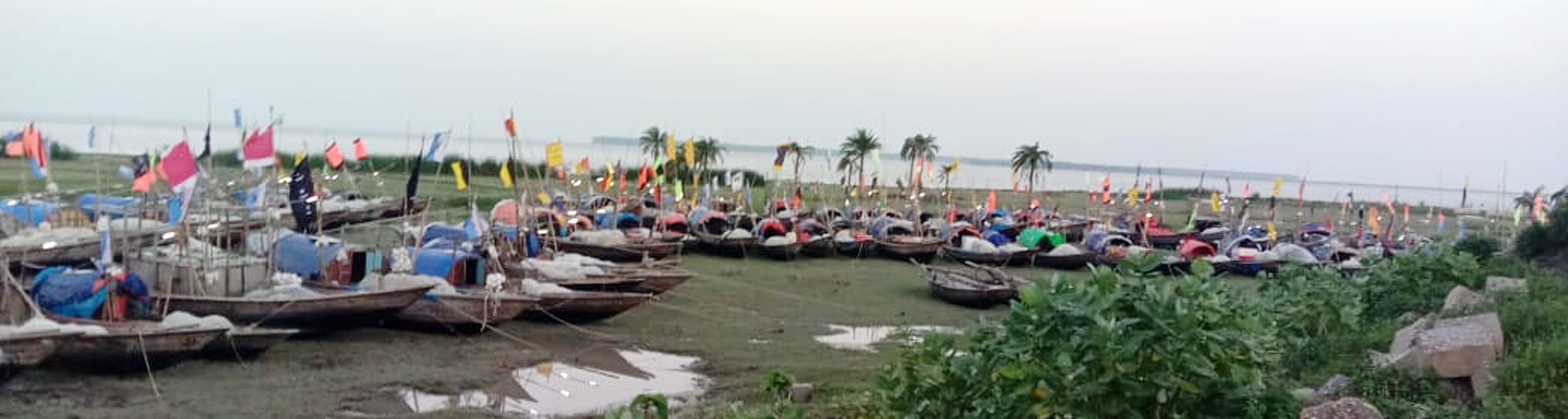 তজুমদ্দিনে অর্ধাহার-অনাহারে জেলে পরিবার