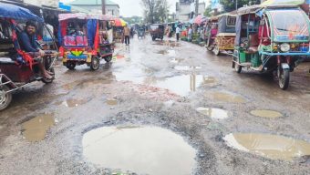৫০০ মিটার সড়ক বেহাল, ভোগান্তি হাজার মানুষের