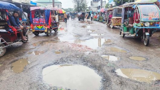 ৫০০ মিটার সড়ক বেহাল, ভোগান্তি হাজার মানুষের