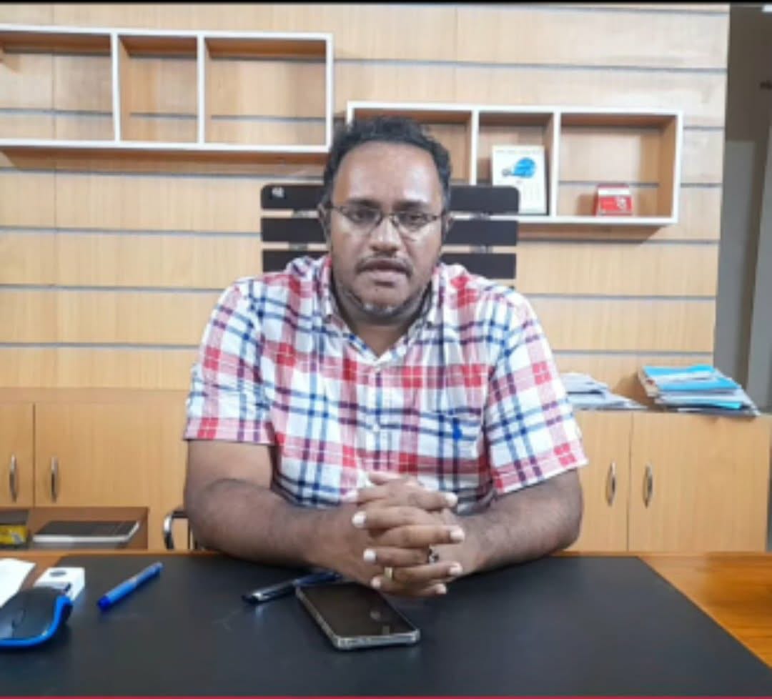 প্রয়োজনে লাশ পড়বে, চেয়ার ছাড়বো না, উপজেলা এলজিইডির প্রকৌশলী