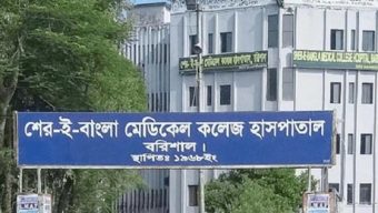 শেবাচিমে টেকনিশিয়ান ছাড়াই ইসিজি করলেন ট্রলিম্যান, স্বজনদের ক্ষোভ