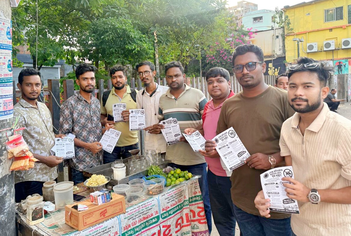 বরিশালে রাইট টক বাংলাদেশের পরিচ্ছন্নতা অভিযান ও ডেঙ্গু সচেতনতায় প্রচারণা